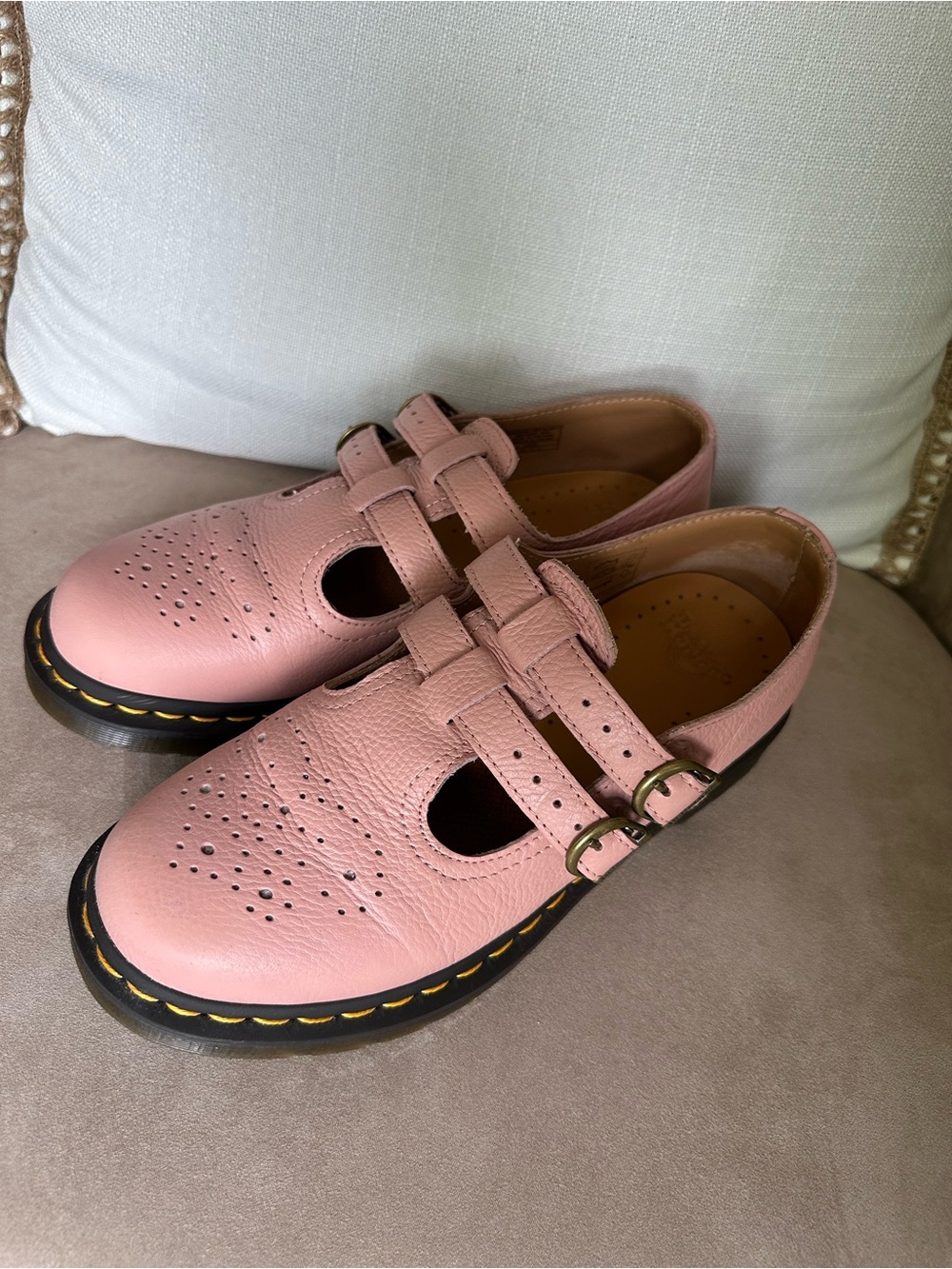Dr. Martens 8065 Mary Jane Pink Leather Shoes Buckle Strap Non-Slip - Picture 3 of 10